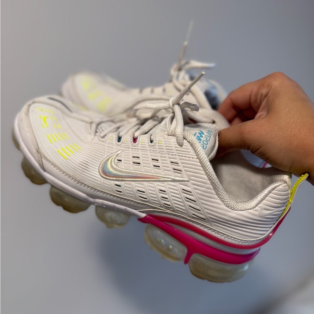 Nike Women's Air Vapormax 360 Shoes 'Volt Fire Pink' Size 10.5